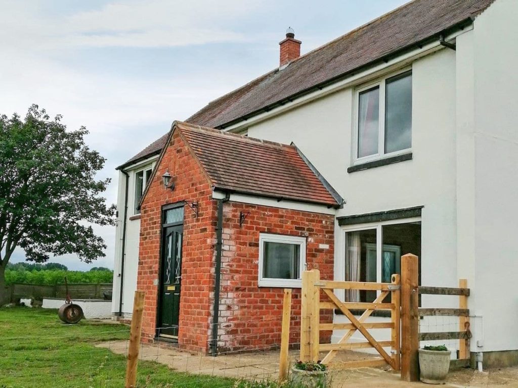 yorkshire cottages with hot tub 